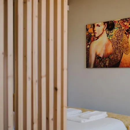 Garden Luxury House W/ Ac, Metro & Downtown Apartment Porto
